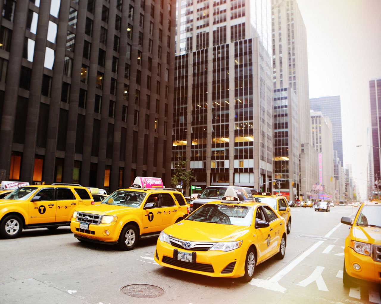 From Dawn to Dusk: Taxi Services at Your Fingertips